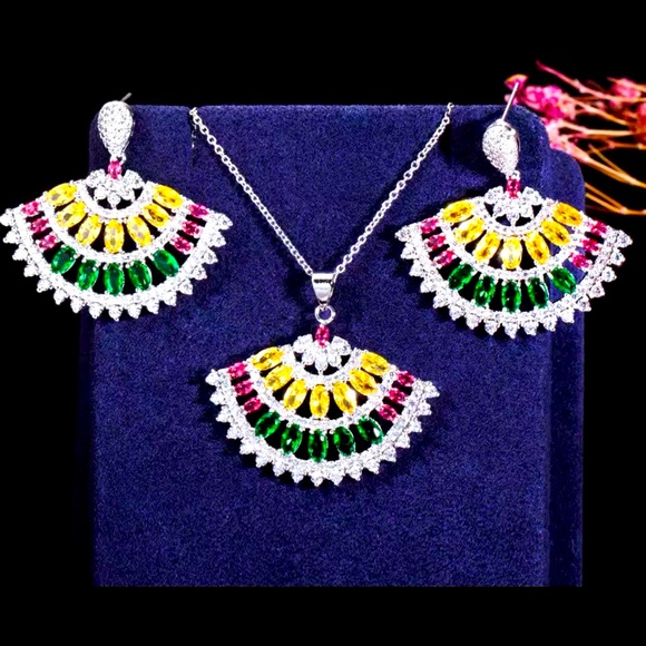 ✨Tourmaline Fan Necklace & Earring Set✨ - Picture 6 of 6